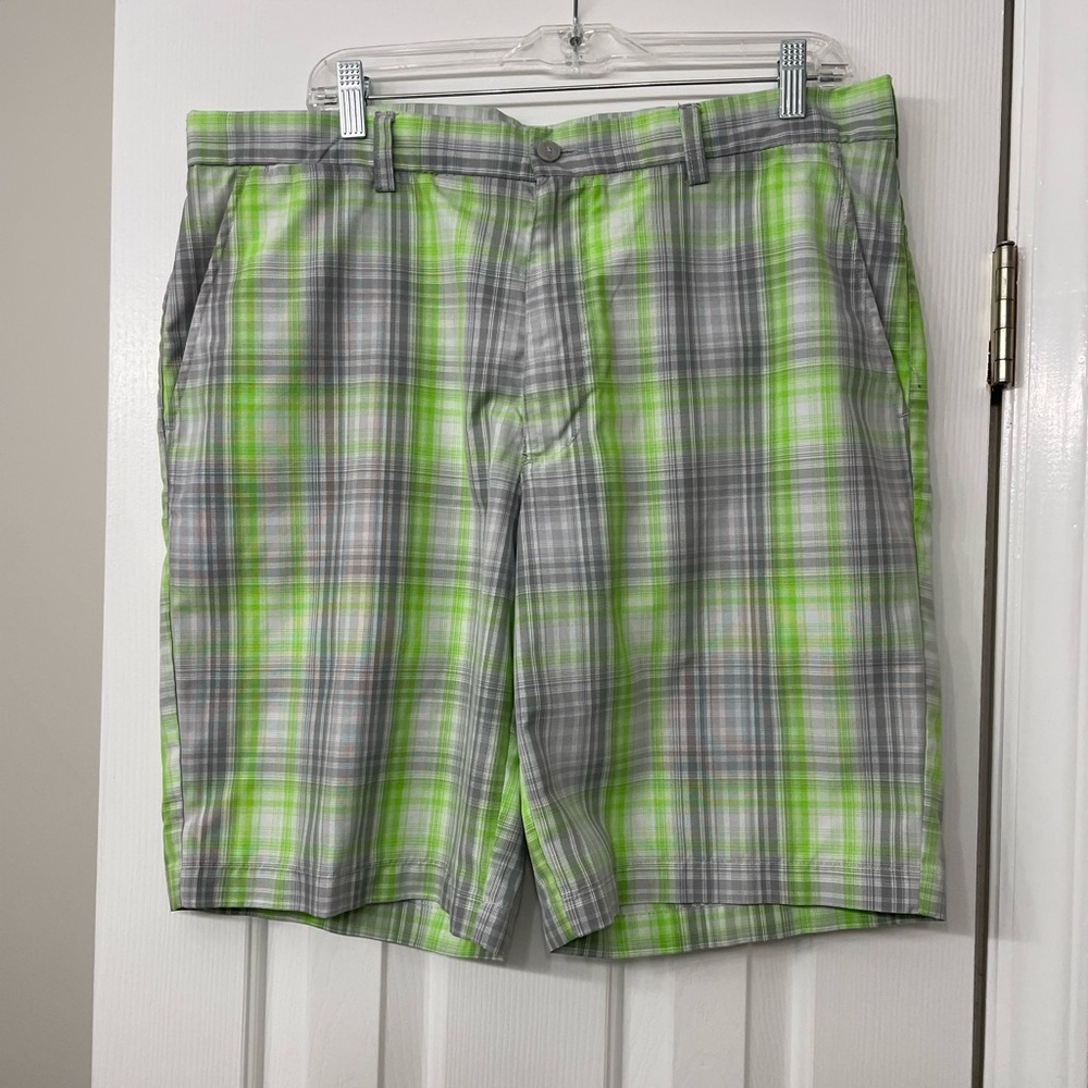 PGA Tour Pro Series Mens 36 Plaid Golf Shorts